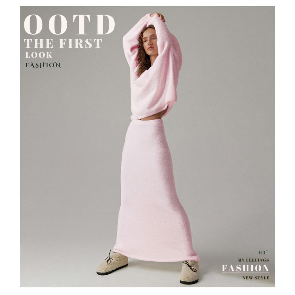 Dámský podzimní a zimní jednoduchý pletený svetr s výstřihem do V a sukní do poloviny těla