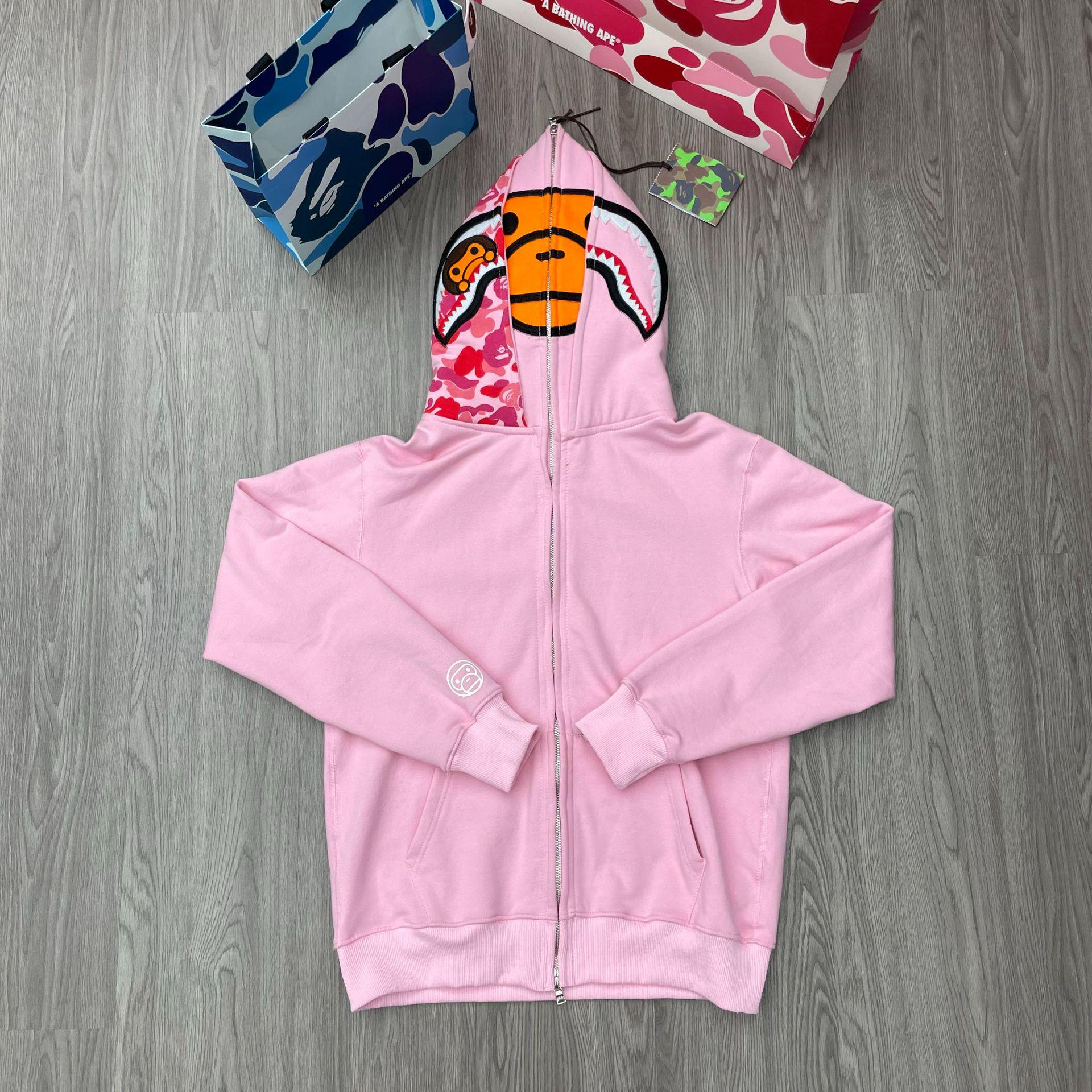 

Кепка з камуфляжем та головою мавпи BAPE x M.Ilo Large