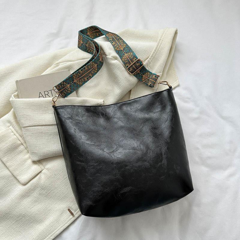 

Vintage PU Leather Solid Color Women Fashi Shoulder Sling Bag High-Capacity Simple Adjustable Wide Strap Bucket Crossbody Bags чёрный