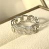 Huitan Kettenglied Design Fingerringe für Damen Voll besetzt mit strahlendem Zirkonia Statement Damen Hochzeitszubehör Schmuck