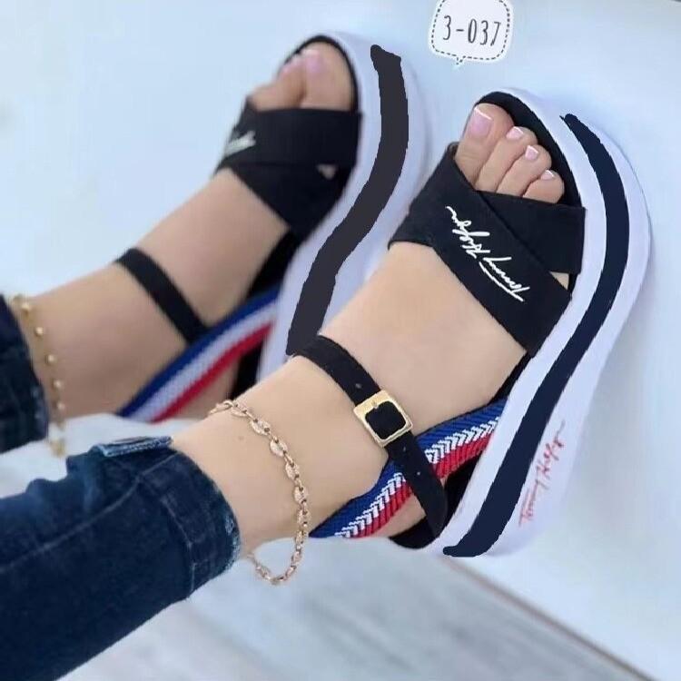 Dámské platformové sandály široké šířky, plážové boty s přezkou, velkoobchodní sandály v evropském stylu skladem