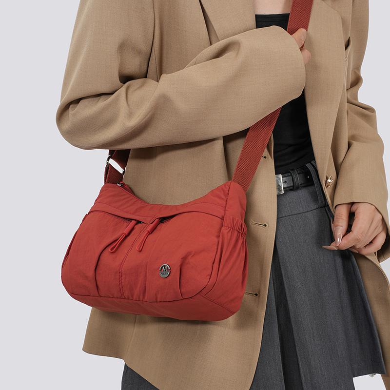 Water-Repellent Shoulder Bag Multi-Pocket Nylon Bag Women's Commuter Crossbody Bag