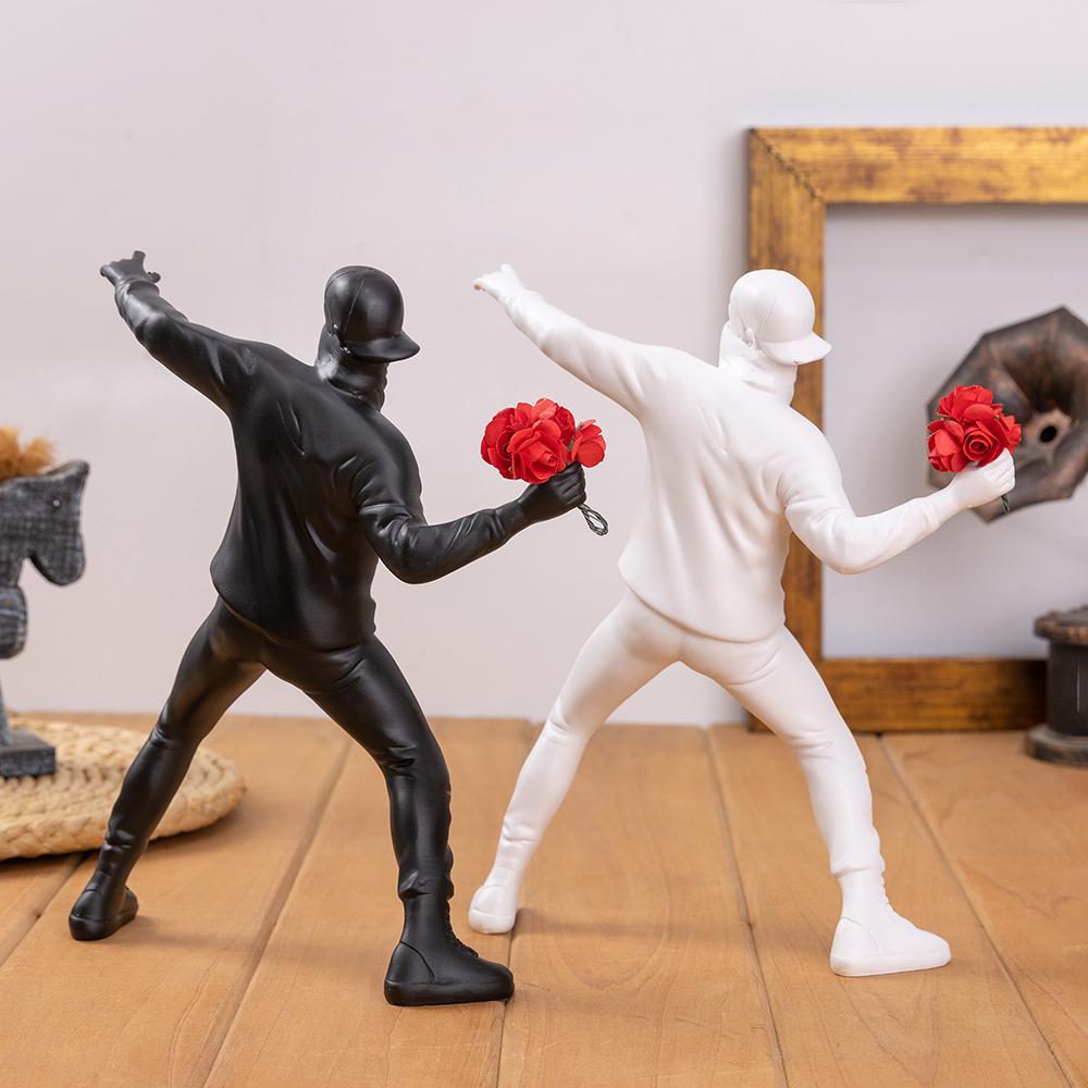 Flower Thrower Sculpture,Figurine for Home Decoration,Office Desk and Bookshelf Ornaments, Modern Decorative Character Figurines