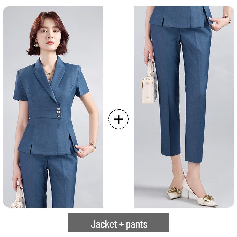 Ensemble jupe et veste à manches courtes gris - Uniforme professionnel pour réception d'hôtel, bureau, bijouterie