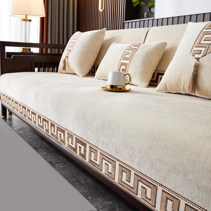 

Коврики для дивана универсальны в любое время года, подходят для домашних животных, нескользящие, устойчивые к царапинам и грязи.. Они — машины. 4 seats 90X210cm