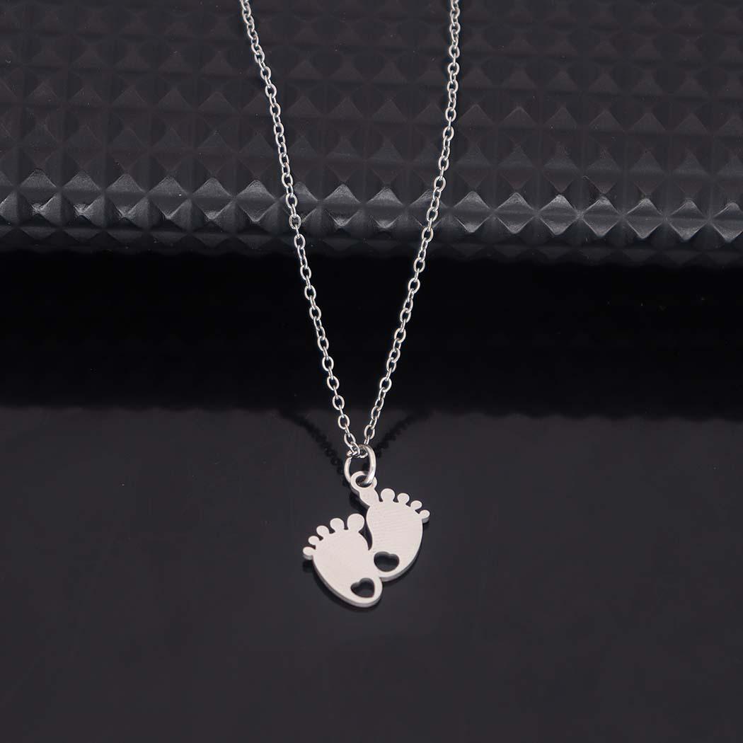 Stylish Stainless Steel Footprint Pendant Necklace for Women - Simple and Versatile Clavicle Accessory серебряный