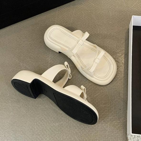 

Fashion New Summer Women s Slippers 2025 Stylish Peep-toe Low Heel Silver Women s Comfortable Beach Shoes Sapatilas 35