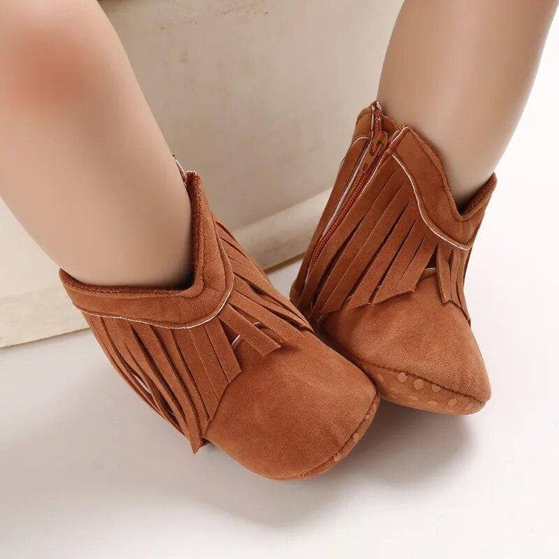 2023 Winter Säuglings Kleinkind Weiche Sohle Anti-slip Booties Neugeborenen Baby Junge Mädchen Fringe Solide PU Leder Krippe Gehen neue Weiche Schuhe