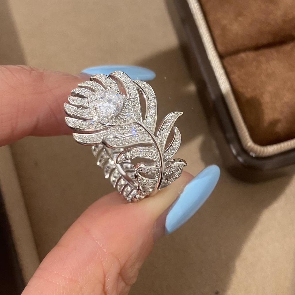 Zirconia Feather Metal Ring: High-End Korean Style, Simple and Trendy Versatile Women's Jewelry.