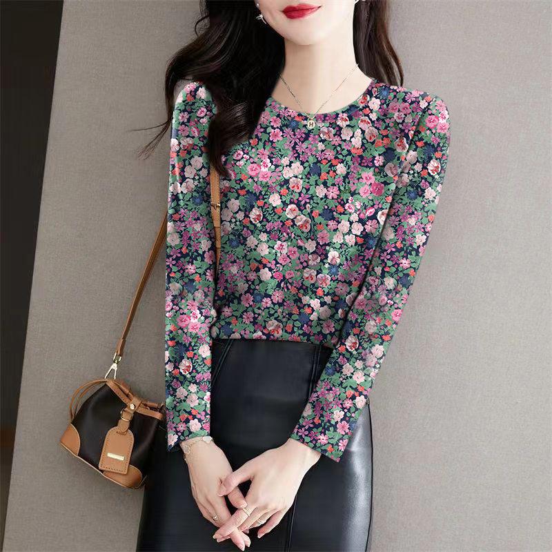 Women's Floral Long-Sleeve Milk Silk Top for Autumn/Winter, Ideal for Middle-Aged and Elderly.