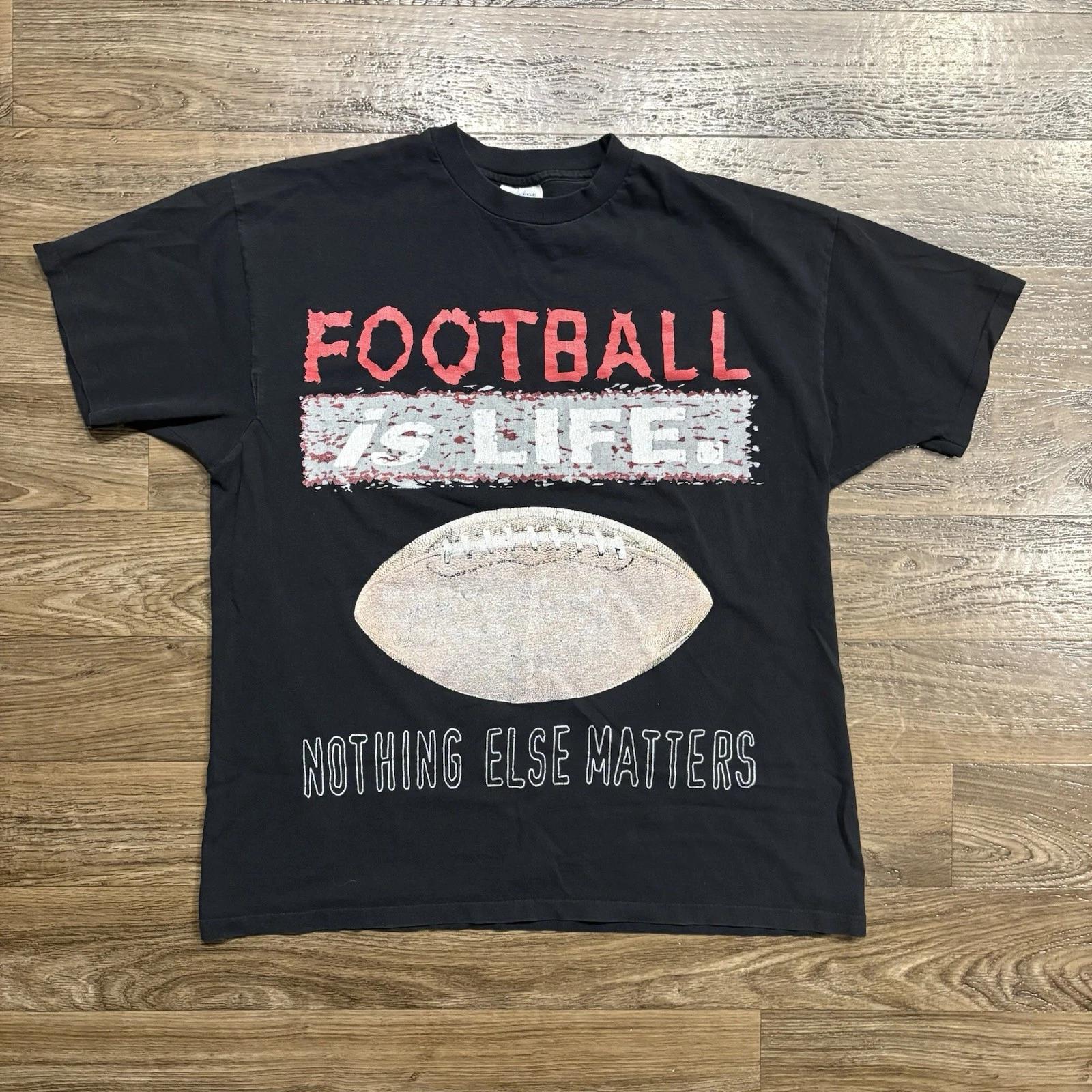 

Vintage / Y2K 90s Sports Football is Life Black Graphic T Shirt XL Sports NFL 2XL