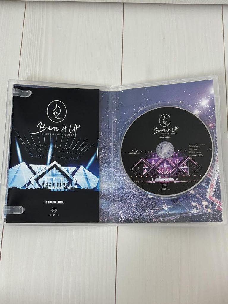 [USED] NiziU "Burn it UP" Blue-ray Regular Edition