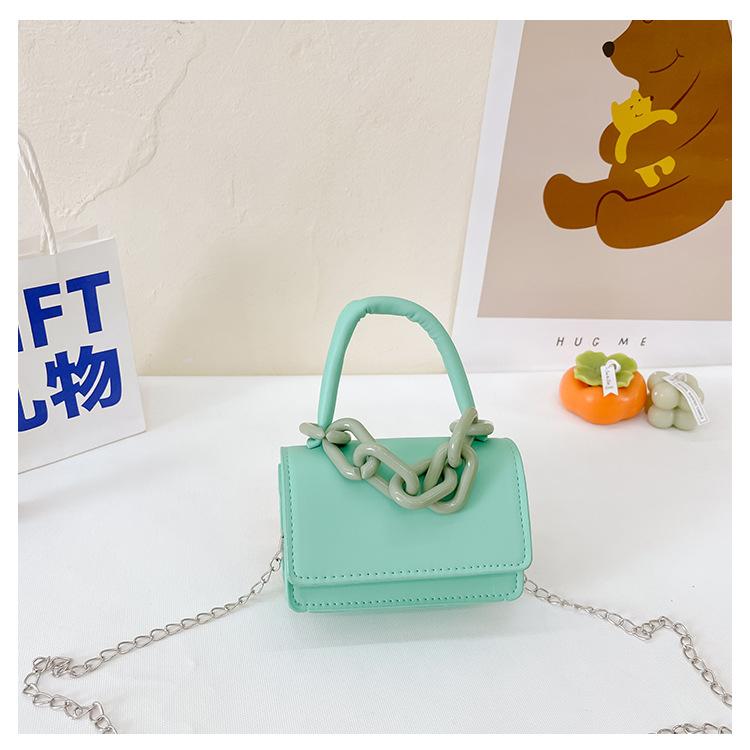 

2025 spring new solid color chain new trendy texture mouth red envelope girl soft girl single shoulder oblique span bag зелёный