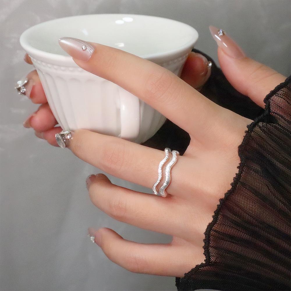 Double-Layer Zircon Ring with Geometric Texture and Full Diamond Water Wave Pattern