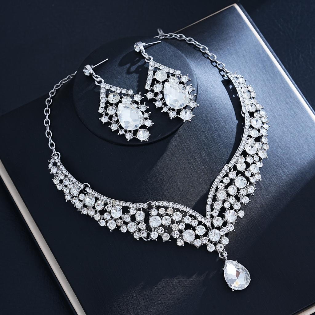 European and American Fashion Light Luxury Necklace Earrings Two-piece Set Bridal Wedding Accessories Dress Set Female 2026