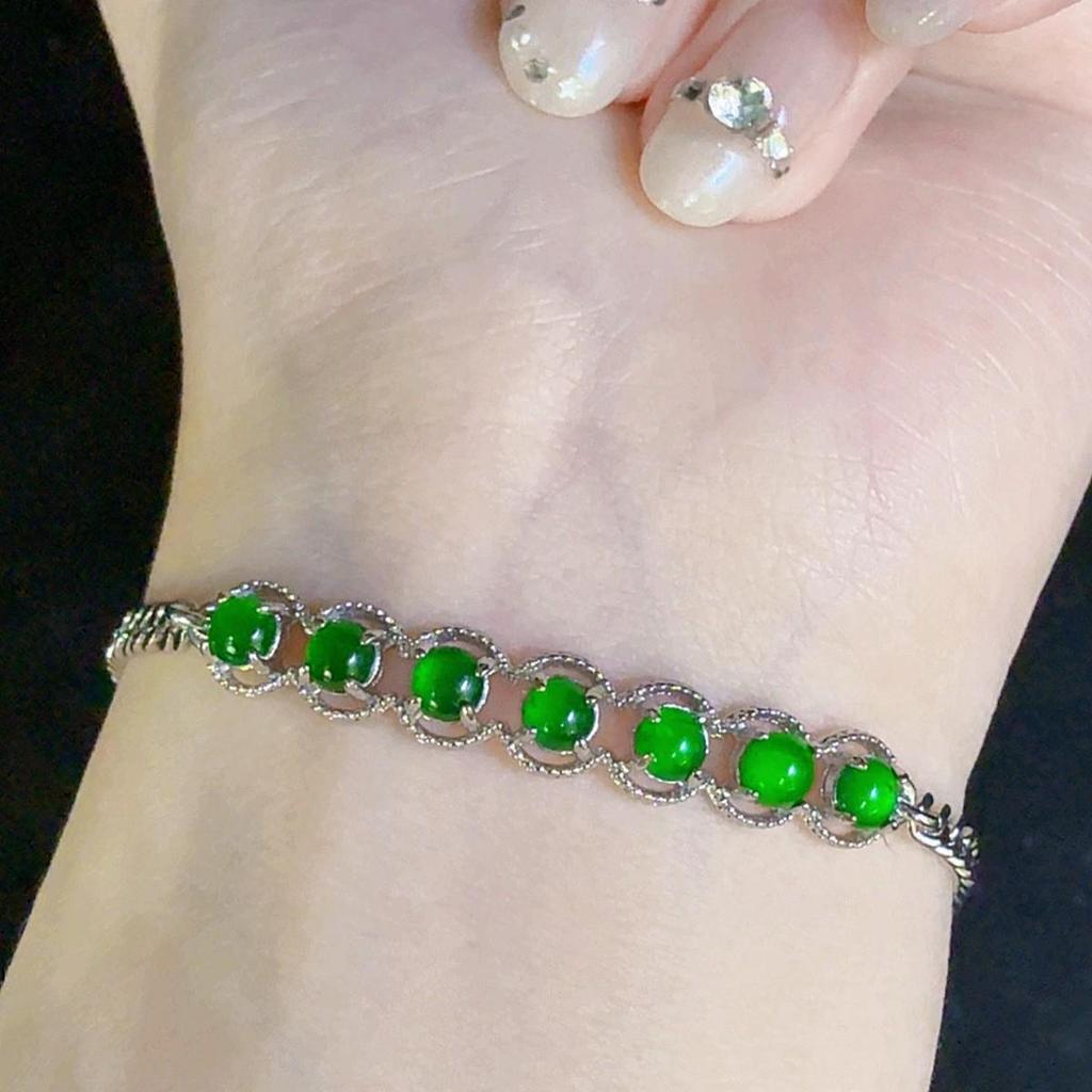 Green Jade Egg-Shaped Bracelet - High-Quality, Light-Reflecting, Best-Selling Jewelry