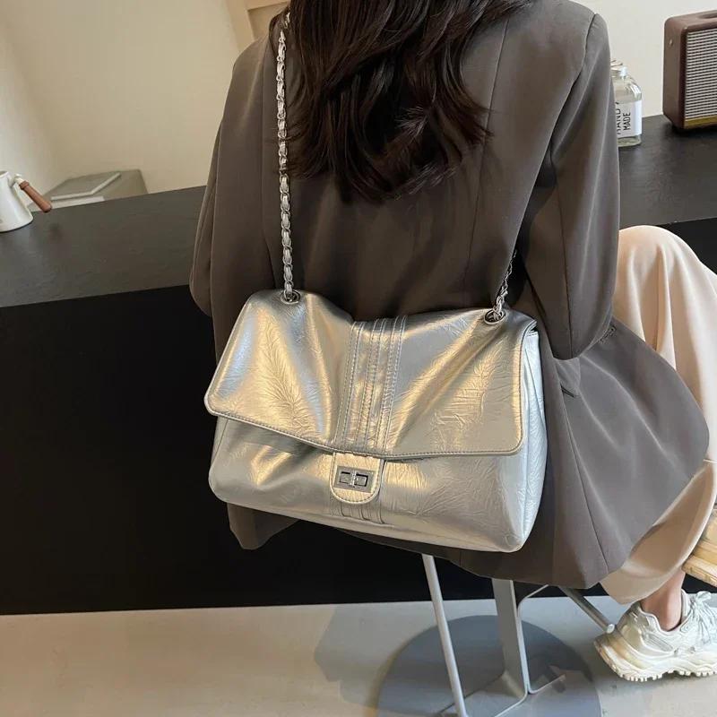 Classic Women's Fashion Trend Large Capacity Bag Solid Chain Embellished Single Shoulder Unique Crossbody Bag