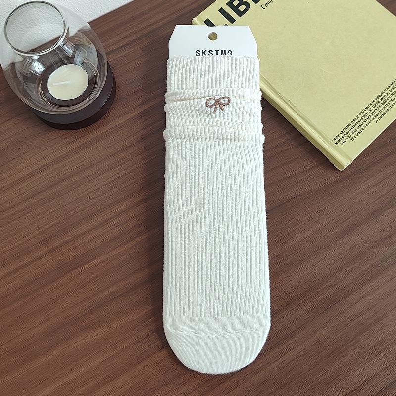 Female Spring and Autumn Pure Color Embroidery All Go Boneless In The Tube Pile Pile Cotton Socks