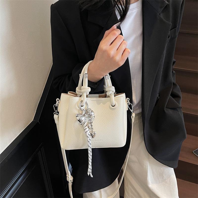 Hand carry high-end fashion bucket bag new trend casual shoulder bag versatile messenger bag