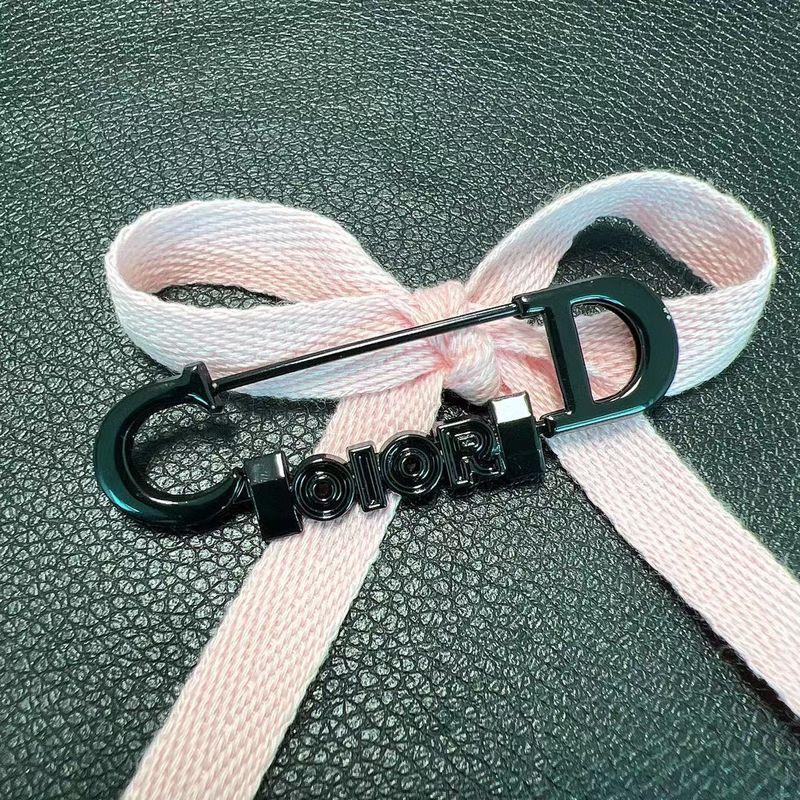 

Color Metal Elegant Versatile Top Ornament Brooch 6cm: Black 2(Remarks color)