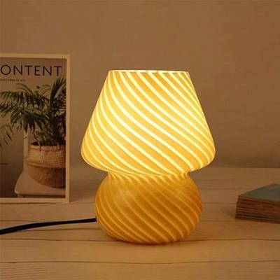 Cremefarbene Pilz-Tischlampe, warmes Licht für das Schlafzimmer, kleine Glaslampe im frischen Stil, das beste Geschenk für Familie/Freunde