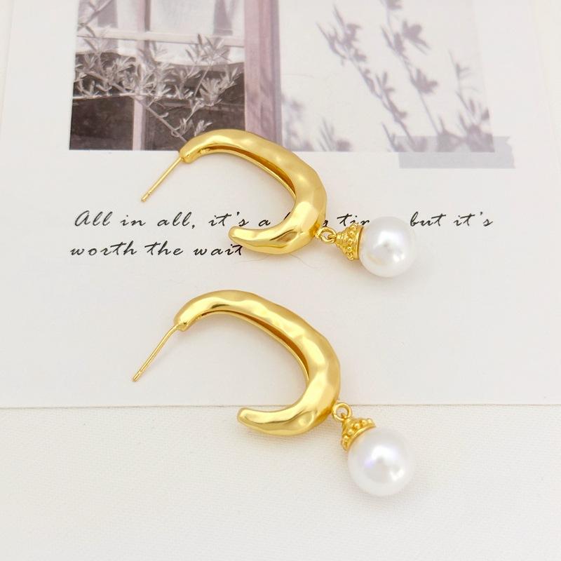 Fashion Texture Temperament Stud Earrings Women'S Irregular Freshwater Earrings Earrings