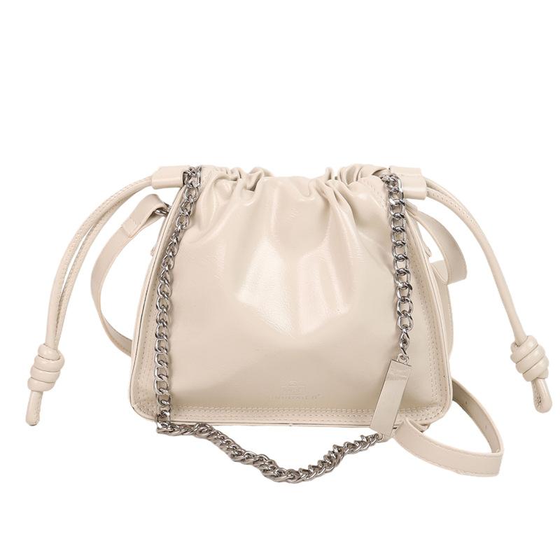 Solid color pump belt bucket bag women's winter new popular personality chain fashionable simple shoulder messenger bag