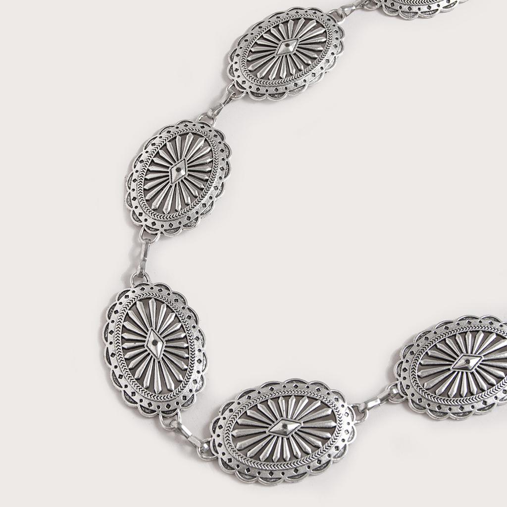 New Hollow Western Style Embossed Waist Chain Accessories Versatile and Fashionable Domestic Sales Ladies Metal Decorative Chain