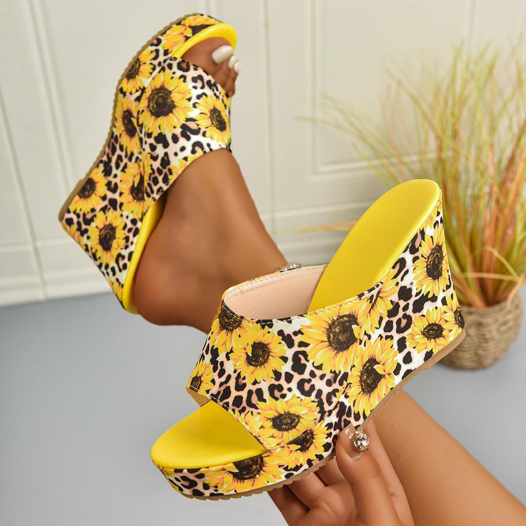 Módní dámské sandály venkovní protiskluzová platforma velká velikost designové boty dámské 2025 léto kopytkové podpatky PU římské sandály Sandalias De Mujer