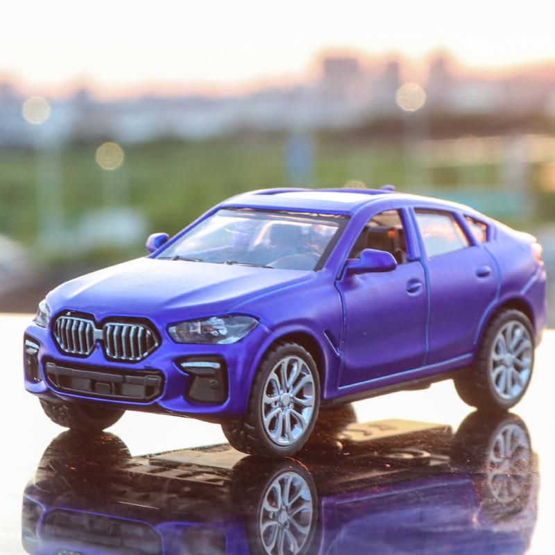 Land Rover Off-Road Vehicle Toy Model & Doll Machine