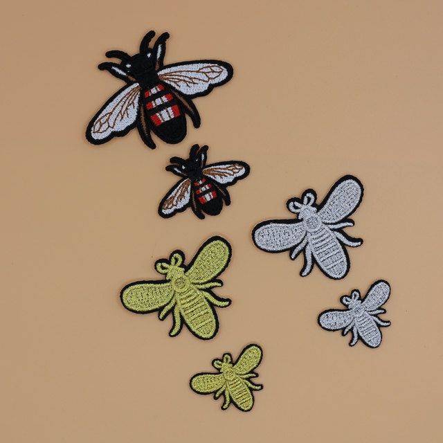 

Самоклеящаяся нашивка на пуховик в виде пчелы, нашивка для ремонта одежды, без следов, ремонтная тканевая нашивка, бесшовная вышивка, декоративная нашивка