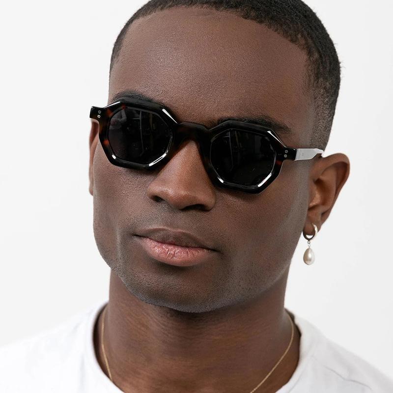 Vintage Small Frame Polygon Square Sunglasses Women For Men Luxury Brand Designer Trendy Punk Shades Ladies Rivet Sun Glasses