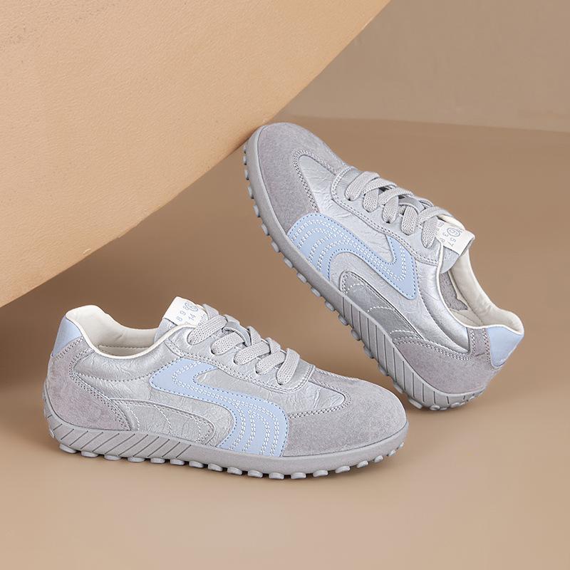 Leather German training shoes board shoes women's 2025 new flat heel soft sole white shoes casual sports show feet small Forrest Gump single shoes