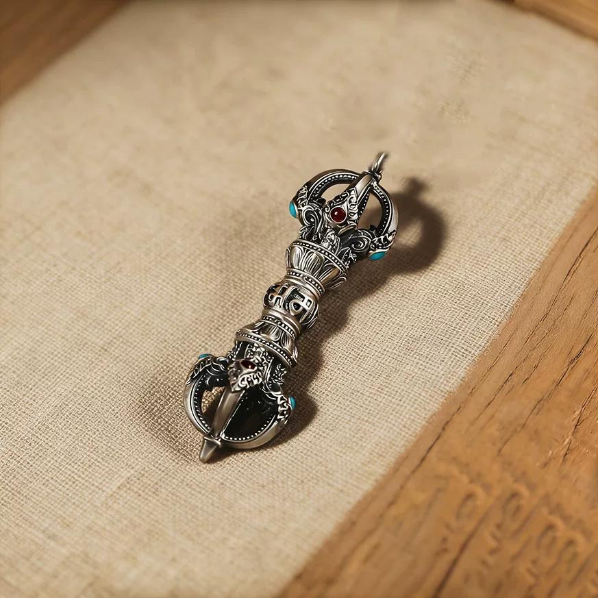 Nouveau pendentif pilon Vajra, collier tendance rétro style national mantra à six caractères, pendentif pilon supprimant les démons pour hommes et femmes.