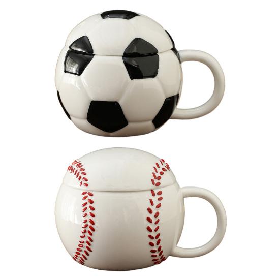Kaffeebecher mit Deckel im Sportdesign Fußball Baseball Keramiktasse Schwarz Weiß Kariert Rote Nähte Auslaufsicher Mikrowellengeeignet Teetasse