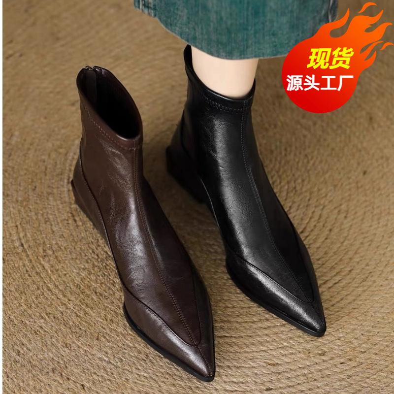 Spitze Zehenpartie niedriger Absatz Stiefeletten Damen Reißverschluss hinten kurzes Design Winterstiefel Damen weiches Leder klobige Stiefeletten Schuhe für Frau