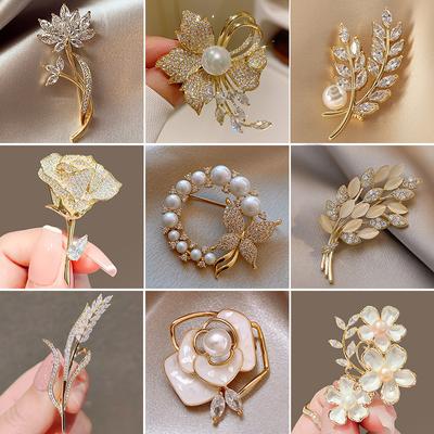 Brože a ozdoby na tělo