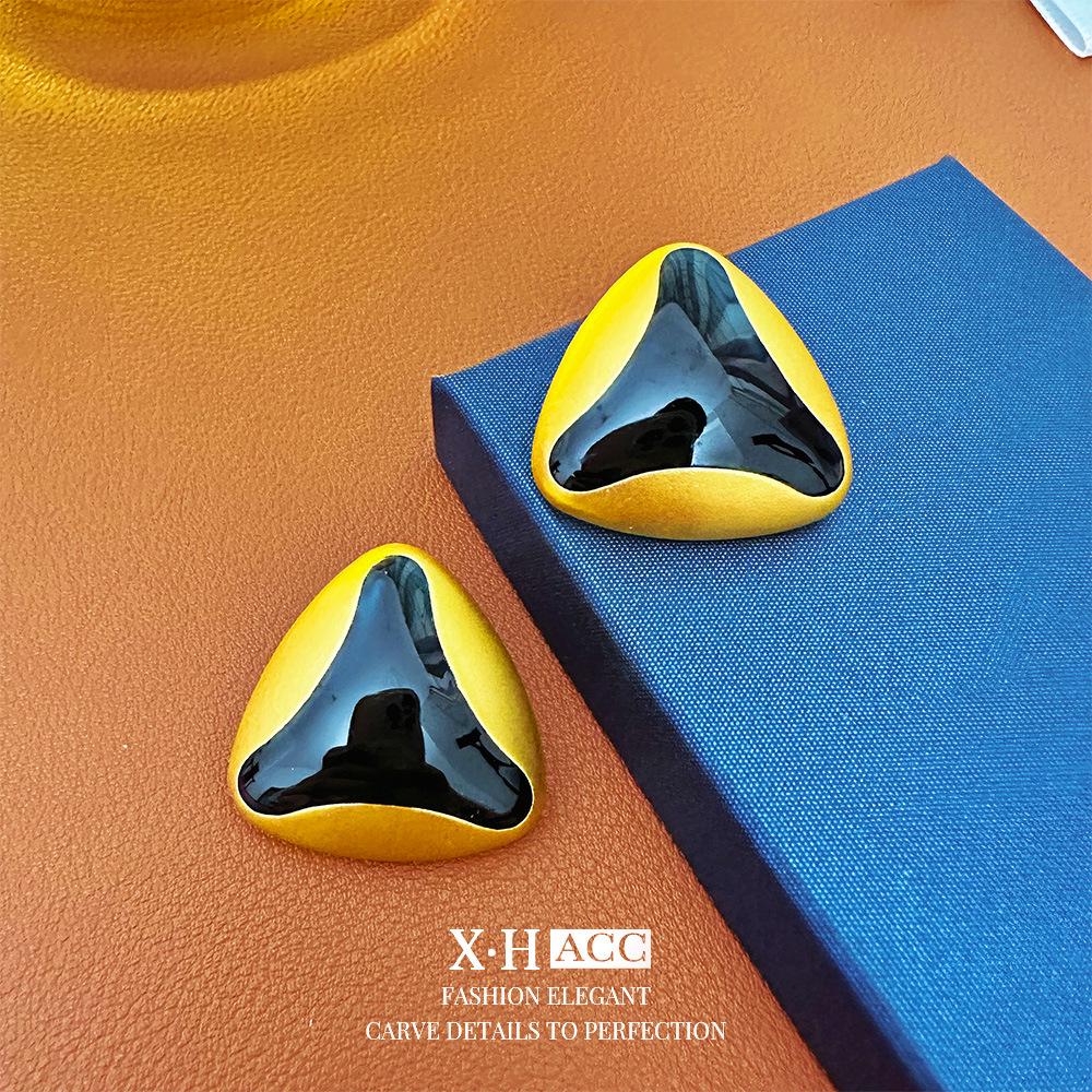 Vintage Bow Earrings: Timeless, High-End Retro Fashion Accessory