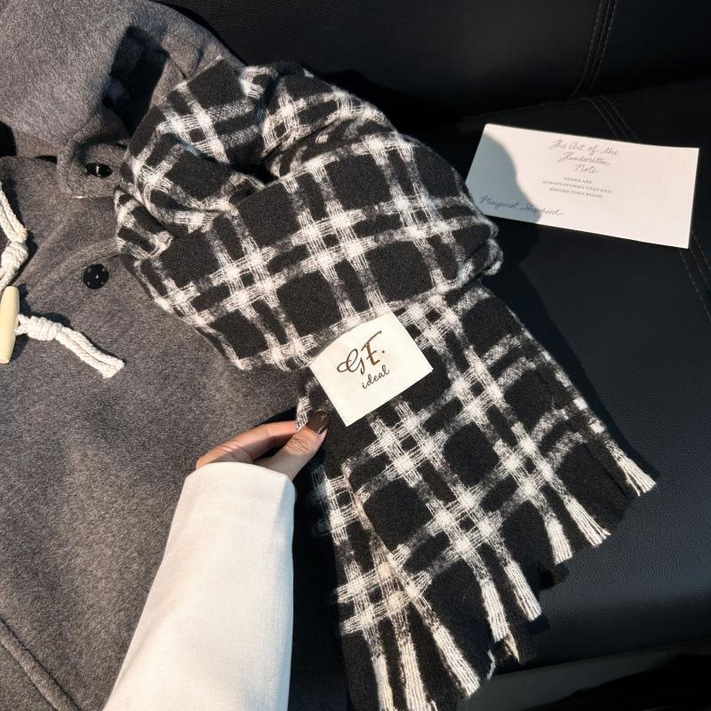 High-End Plaid Shawl for Women - 2025 Autumn/Winter Korean Style Thickened Imitation Cashmere Scarf