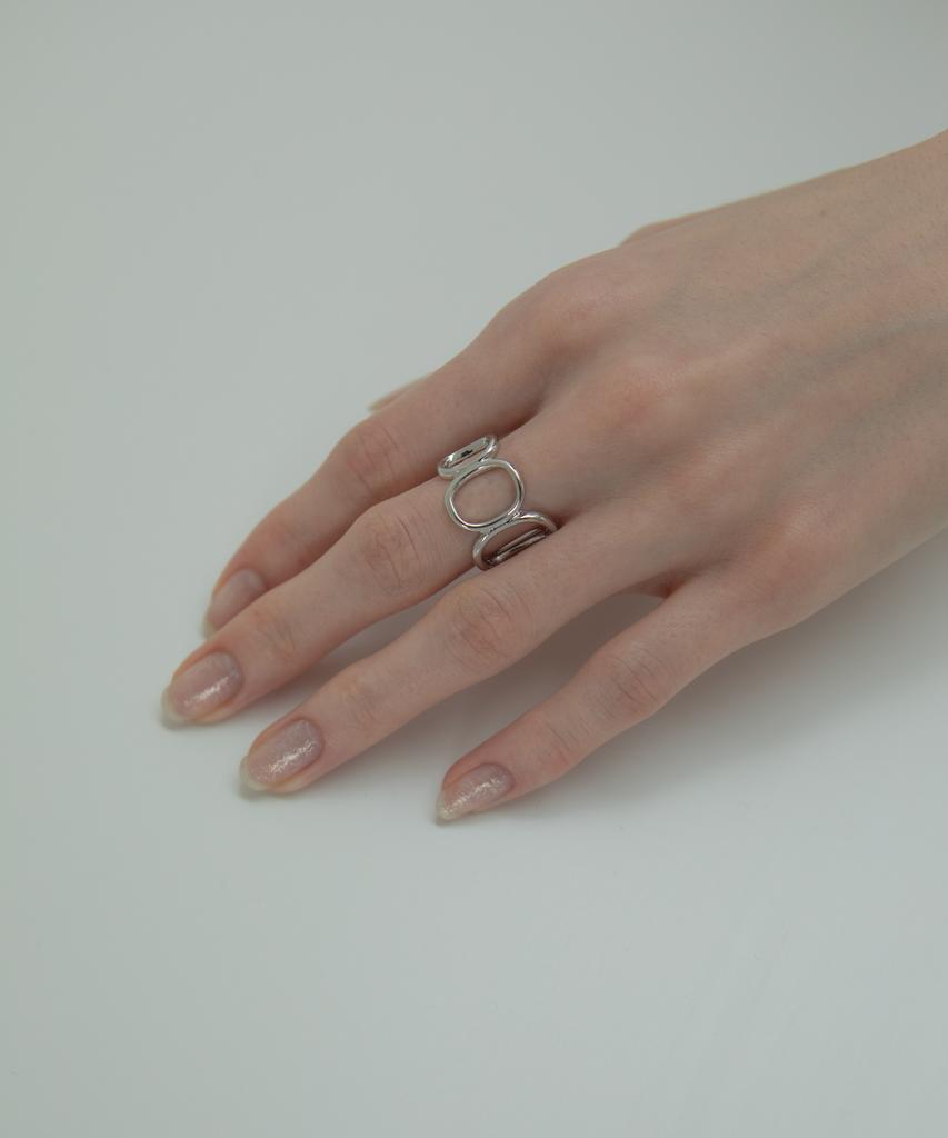 Novice Tokyo Oval Chain Ring / Silver