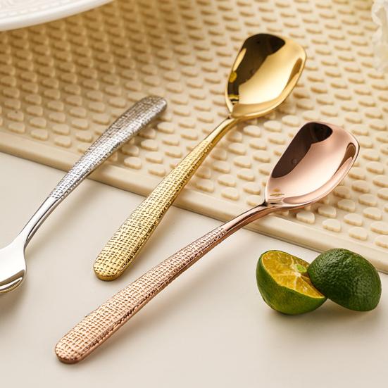 Nerezová lžíce s tepanou texturou Protiskluzová rukojeť Naběračka na polévku Multifunkční kuchyňská lžíce pro restauraci, domácí stolování