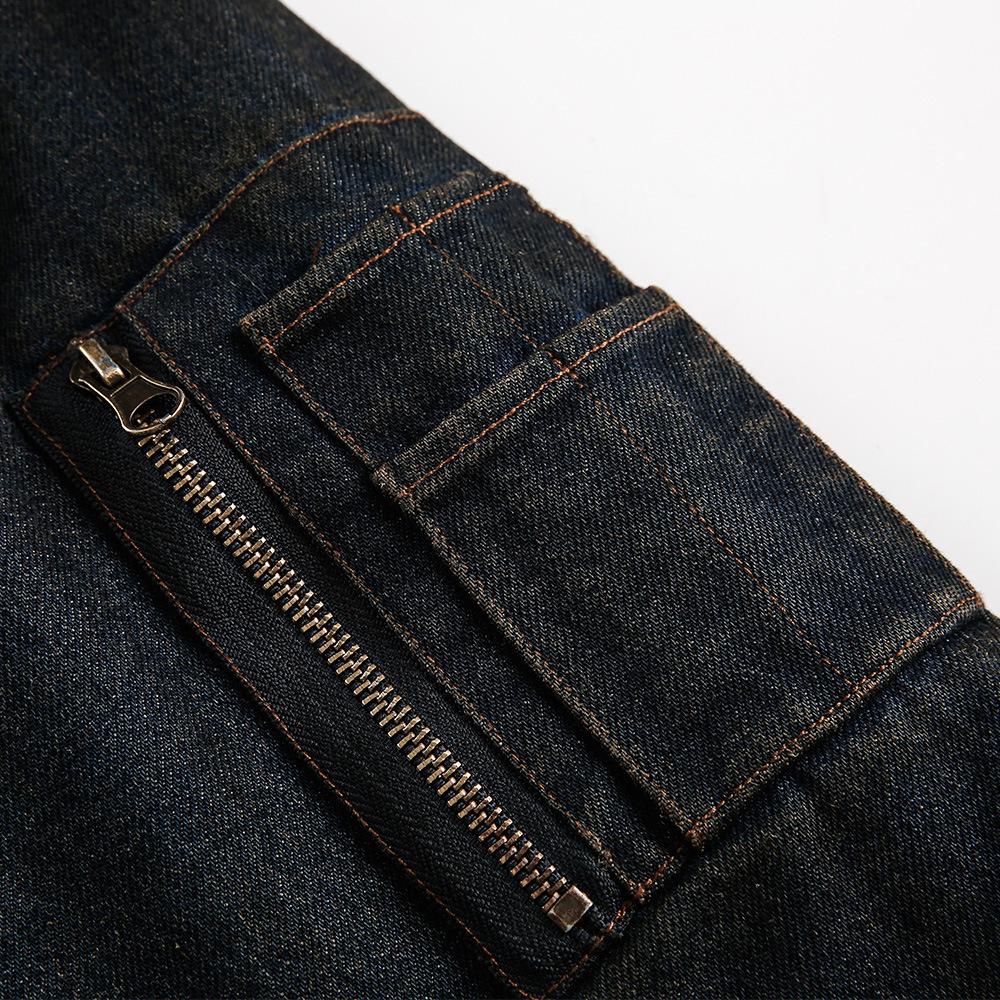 Pánské trendy zimní svrchní oblečení s kapucí a detaily kapes