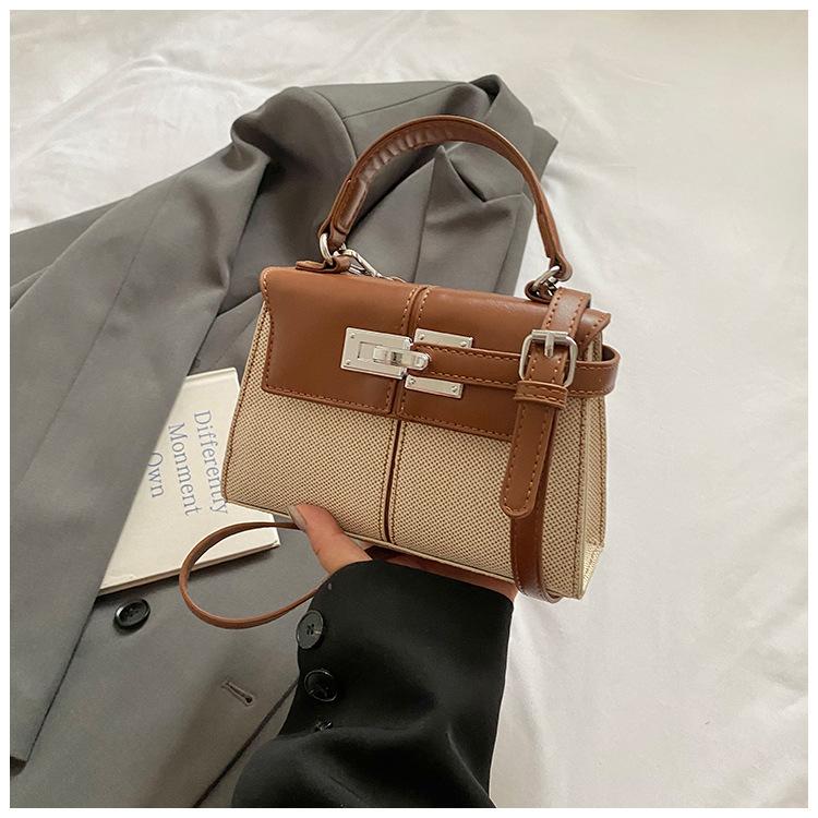 2025 summer new simple retro women's bag fashion niche portable messenger small square bag French simple commuter bag