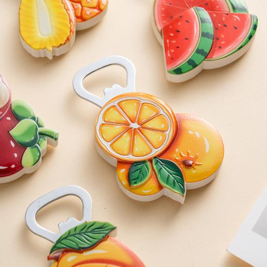 Magnetischer flaschenöffner in fruchtform mit kühlschrankmagnet kreativer bierdeckelentferner für die küche stark magnetische rückseite cartoon frucht küchenmagnet für