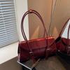High End Burgundy Waxed Oil Leather Plutonium Armpit Bag Elegant Feminine Magnetic Buckle Shoulder Commuter Versatile Ladies Tote Bag