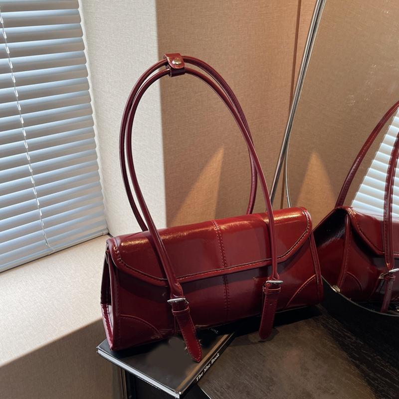 High End Burgundy Waxed Oil Leather Plutonium Armpit Bag Elegant Feminine Magnetic Buckle Shoulder Commuter Versatile Ladies Tote Bag