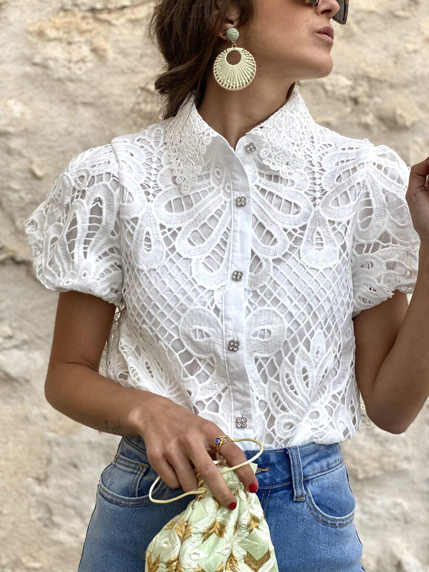 

European & American Style Lace Cardigan with Hollow-Out Collar and Puff Sleeves. S білий