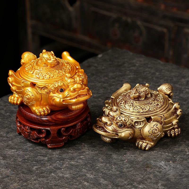 Golden Toad Resin Ashtray with Lid - Chinese Style Ornament for Home, Office, or Tea Table