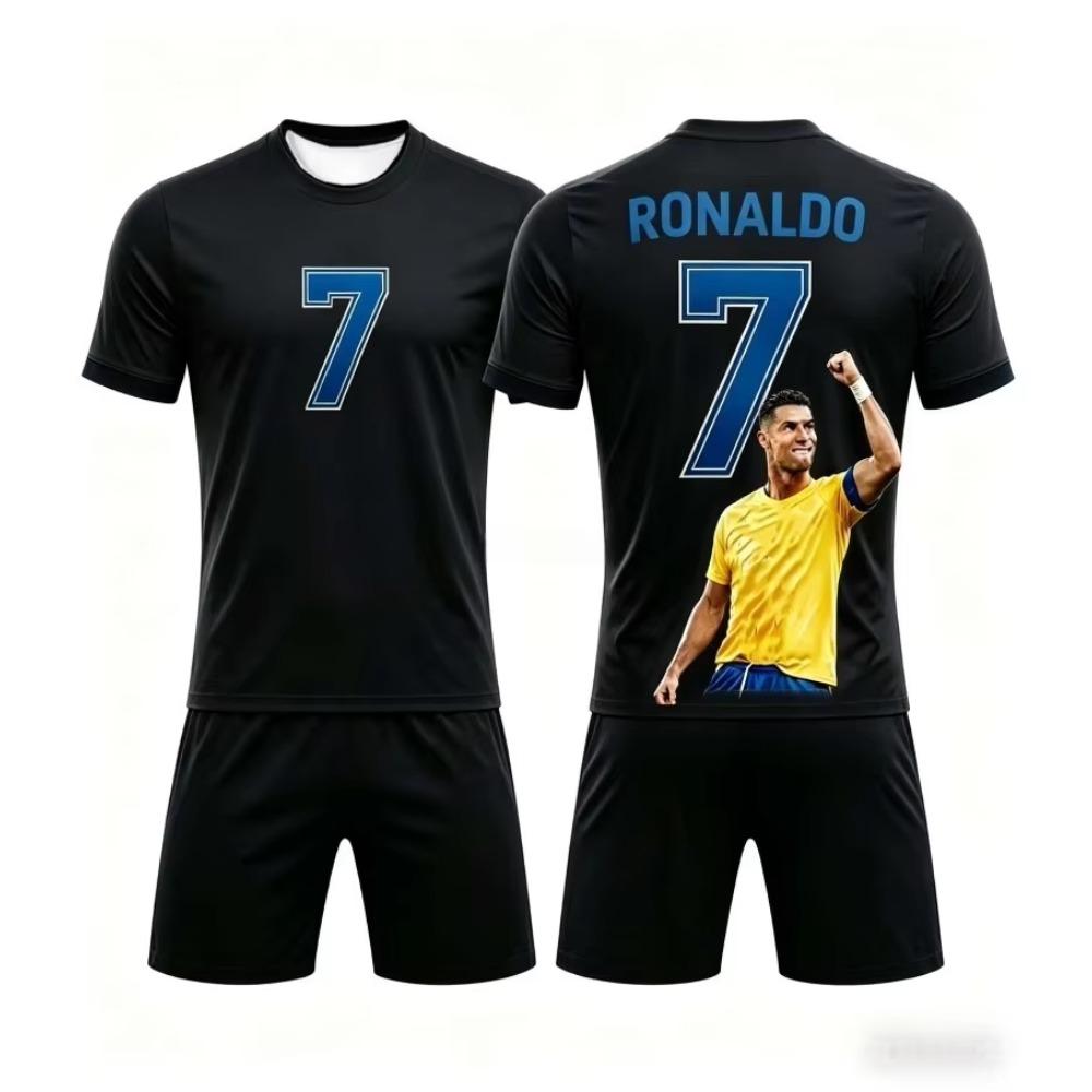 Nuovo Set Estivo di T-shirt Sportiva a Maniche Corte + Pantaloncini Moda Ronaldo #7 Maglia da Calcio Traspirante Set Famiglia Bambini