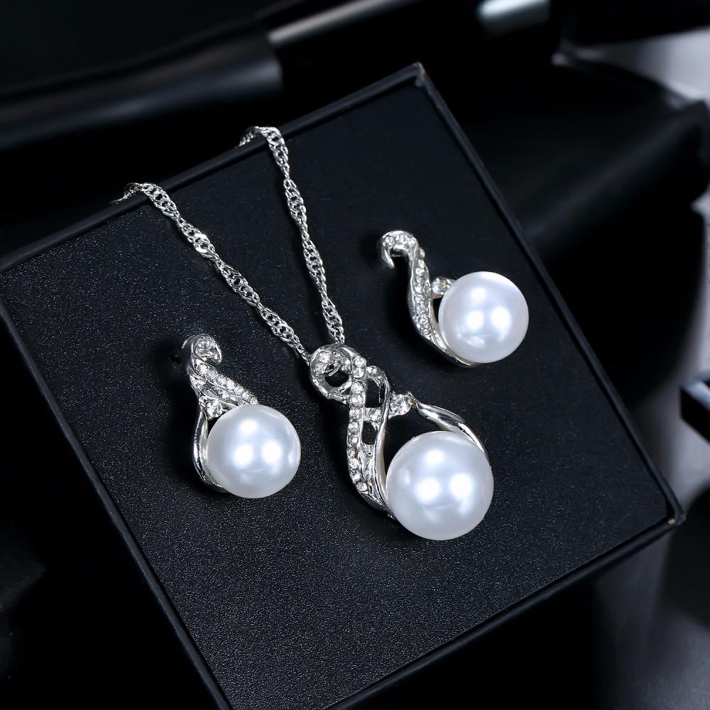 Geometric 8-Shaped Pearl Diamond Necklace and Earring Set for Bridal Weddings